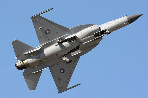 中巴聯(lián)合研制與生產(chǎn)的梟龍戰(zhàn)斗機(jī) 中巴聯(lián)合研制與生產(chǎn)的梟龍戰(zhàn)斗機(jī)