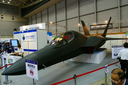 日本新一代先進(jìn)技術(shù)驗(yàn)證機(jī)“心神”全尺寸模型 日本新一代先進(jìn)技術(shù)驗(yàn)證機(jī)“心神”全尺寸模型