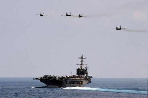  ܈(zh)΄(w)rɼFA-18E(zhn)C(j)cR܊ɳăɼK-30(zhn)C(j)΁HʢD̖ĸϷw