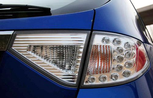 顛覆傳統(tǒng)/狂野不羈 試駕斯巴魯翼豹2.0R