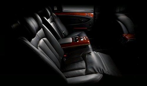 打造頂級(jí)豪華車 榮威R95內(nèi)飾首次曝光 汽車之家 打造頂級(jí)豪華車 榮威R95內(nèi)飾首次曝光 汽車之家