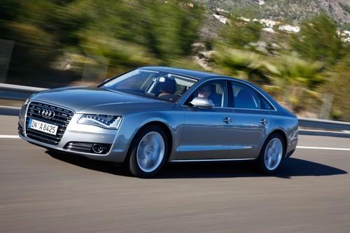 豪華車的準(zhǔn)則 海外試駕2011款?yuàn)W迪A8