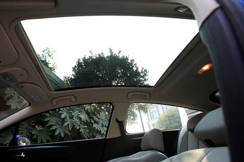 試駕雪鐵龍C4 VTS轎跑車