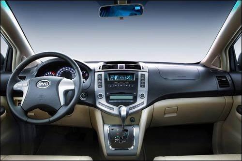 北京車展亮相 比亞迪首款SUV內(nèi)飾曝光