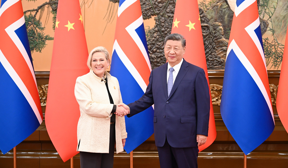 習近平會見冰島總統(tǒng)托馬斯多蒂爾